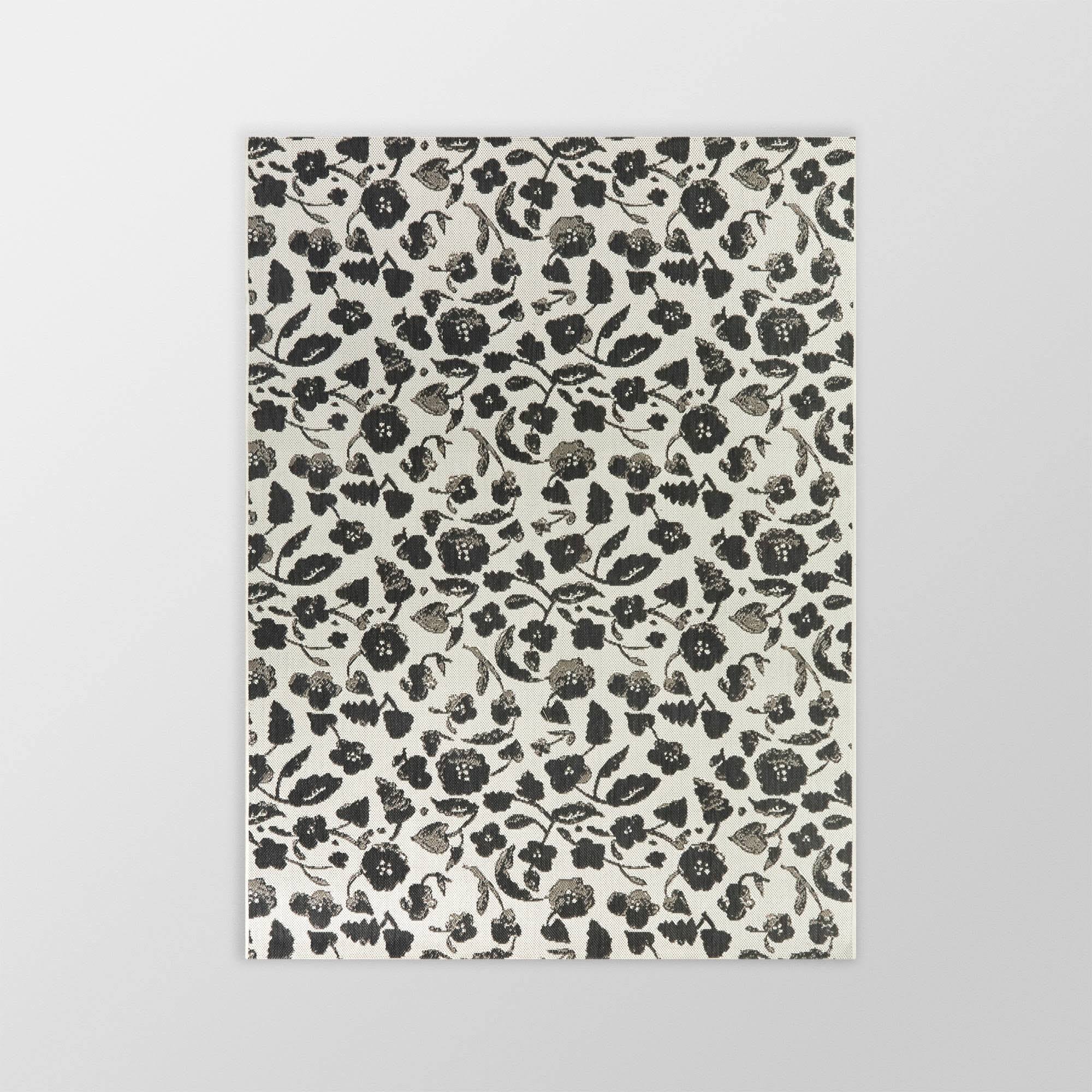 7& x 10& Floral Outdoor Rug Black - Opalhouse