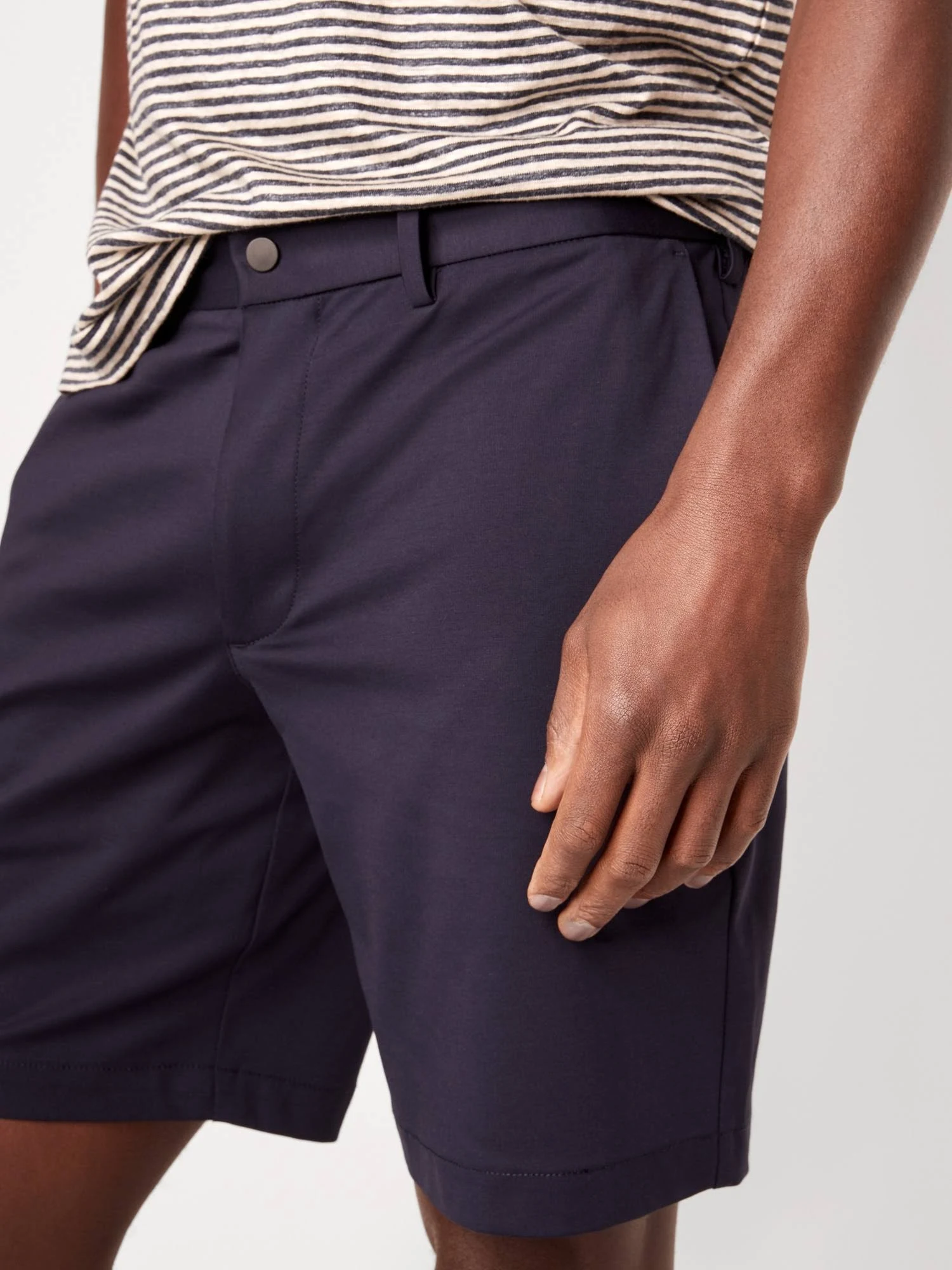 Banana Republic Men's 7x22 Core Temp Short Navy Size 33W