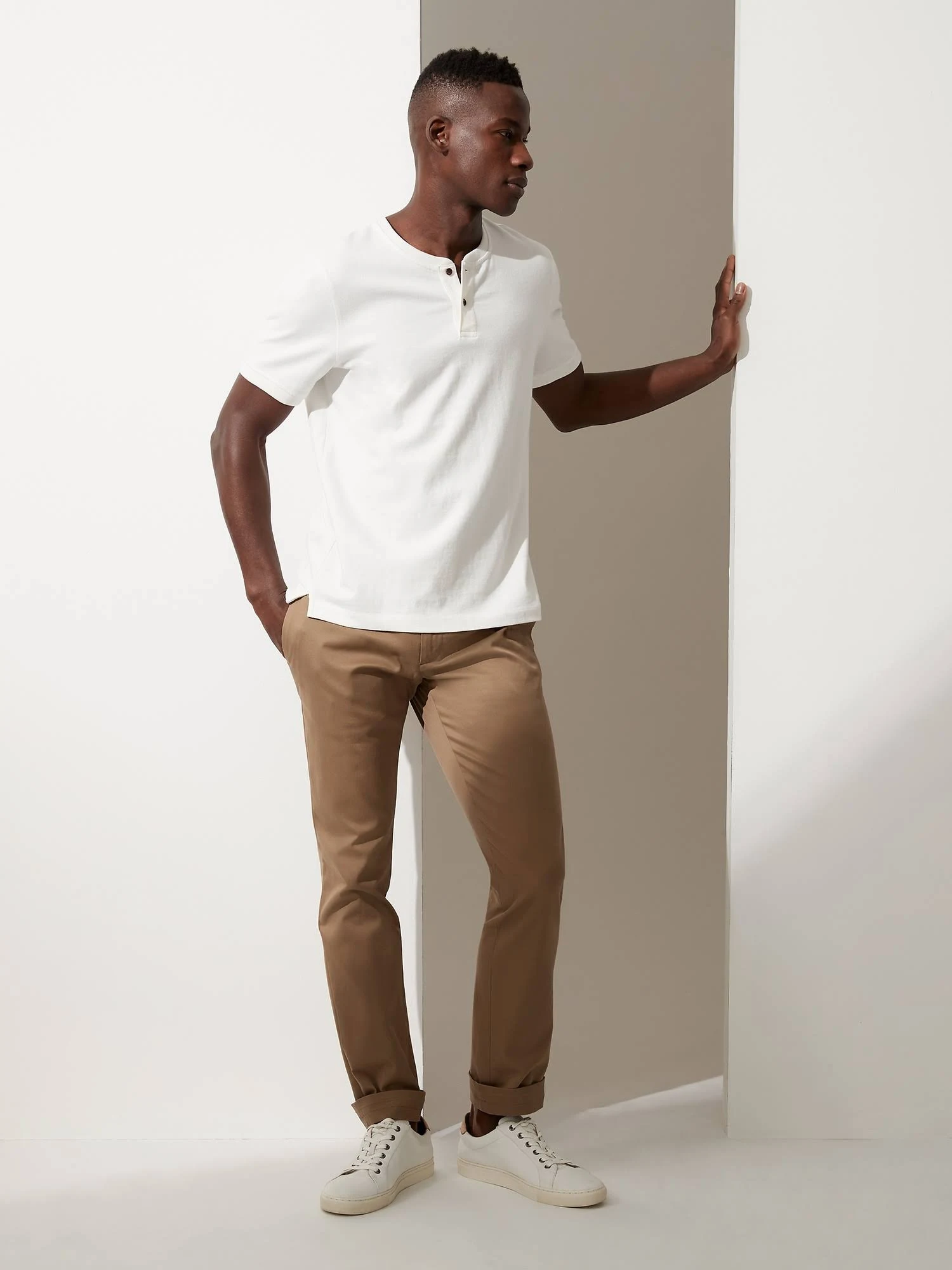 Banana Republic Men's Fulton Skinny Rapid Movement Chino Pant Airforce Khaki Tall Size 34W 36L