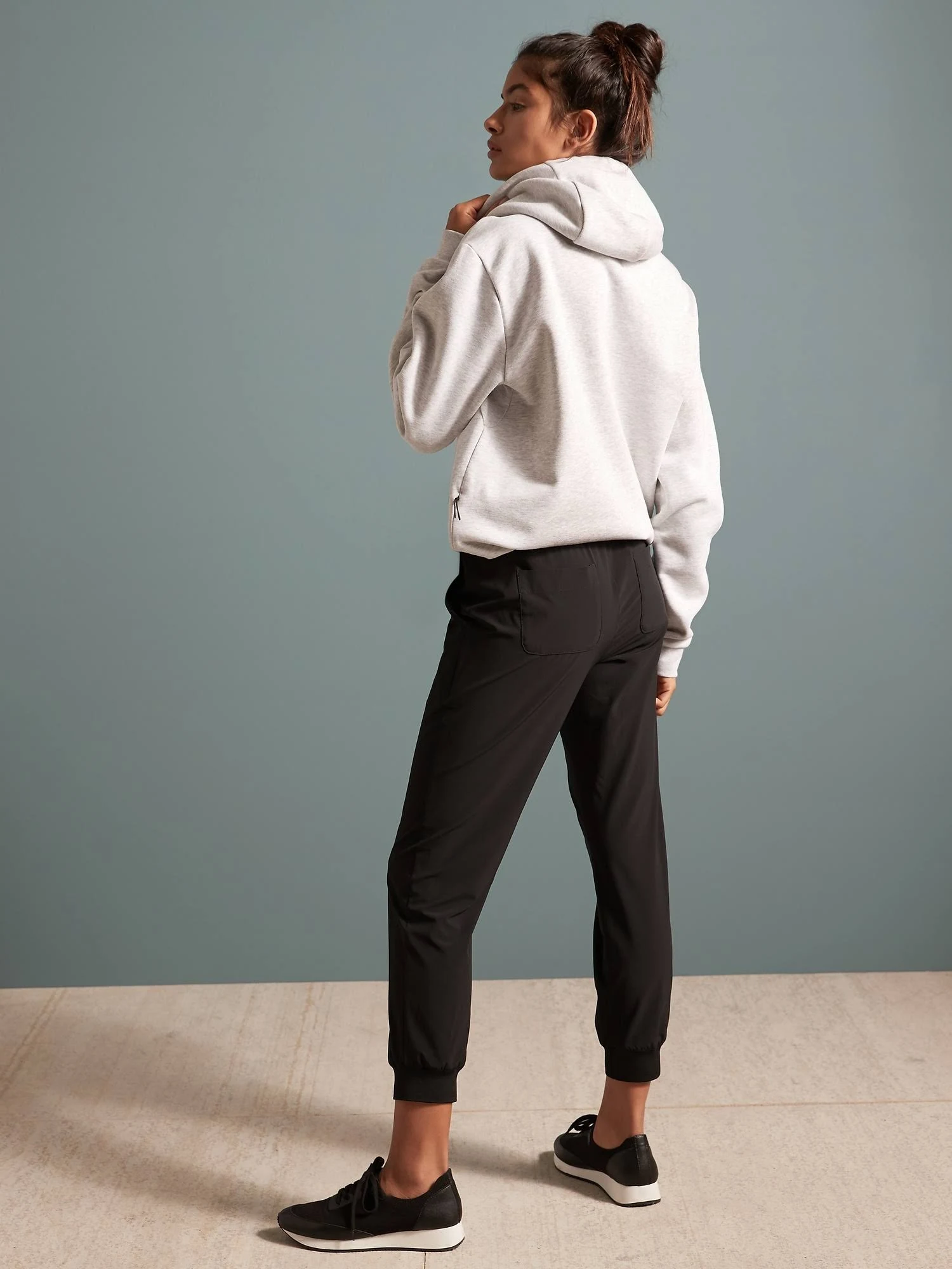 Banana Republic Women's Flyweight Jogger Black Size M