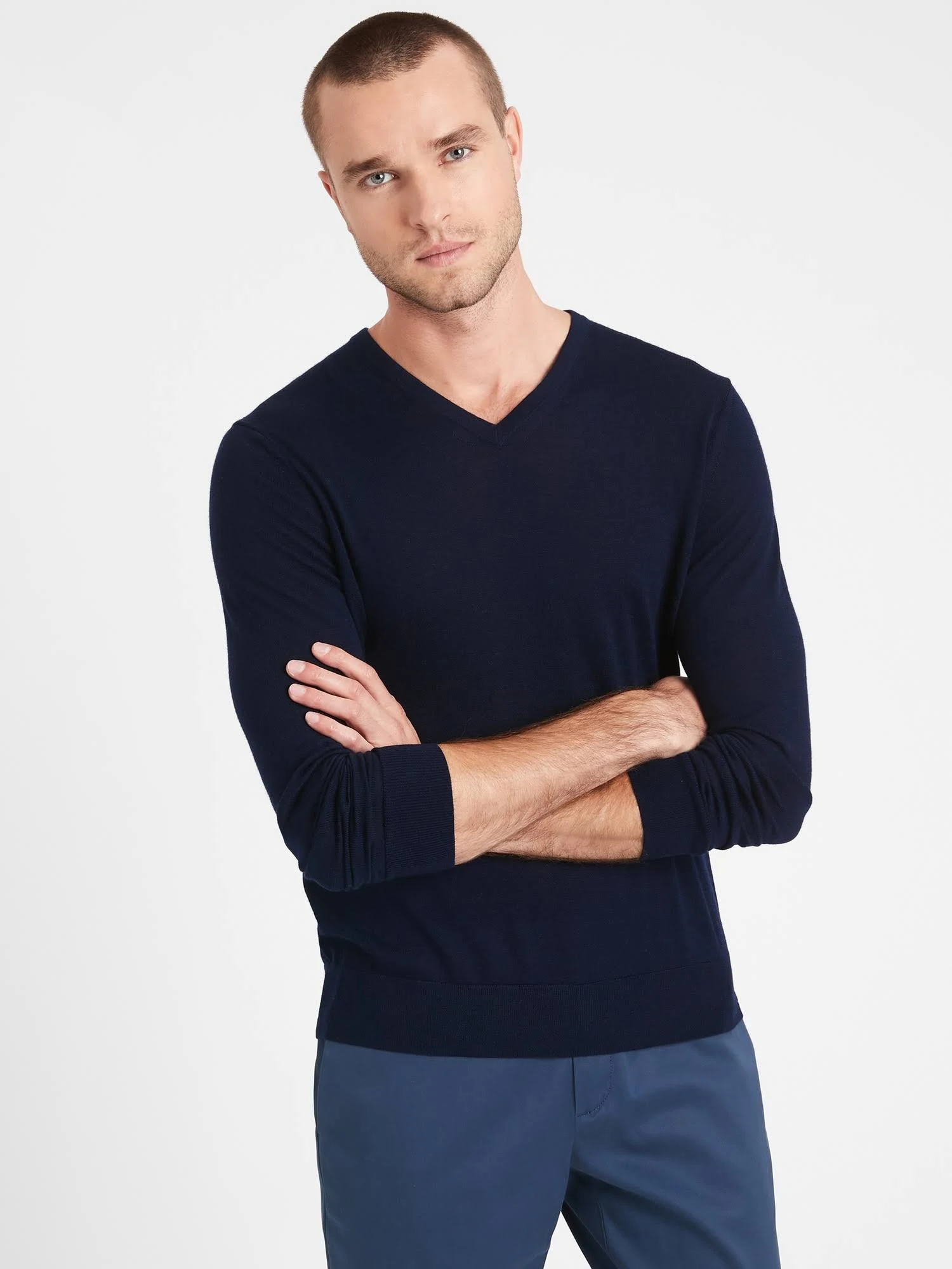 Banana Republic Men's Merino V-Neck Sweater in Responsible Wool Navy Tall Size L