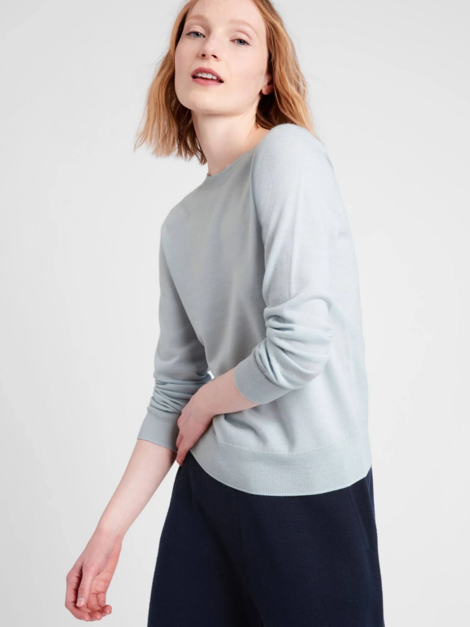 Banana Republic Women's Seamless Merino Crew Sweater-Neck Sweater in Responsible Wool Crisp Blue Size XXL