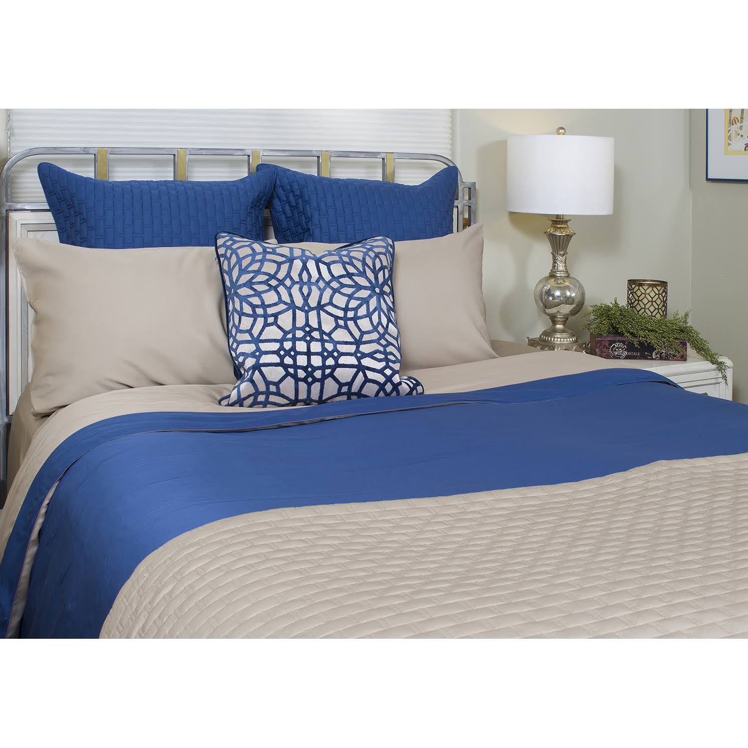BedVoyage Rayon from Bamboo / Viscose Duvet Cover Indigo/Champagne / King