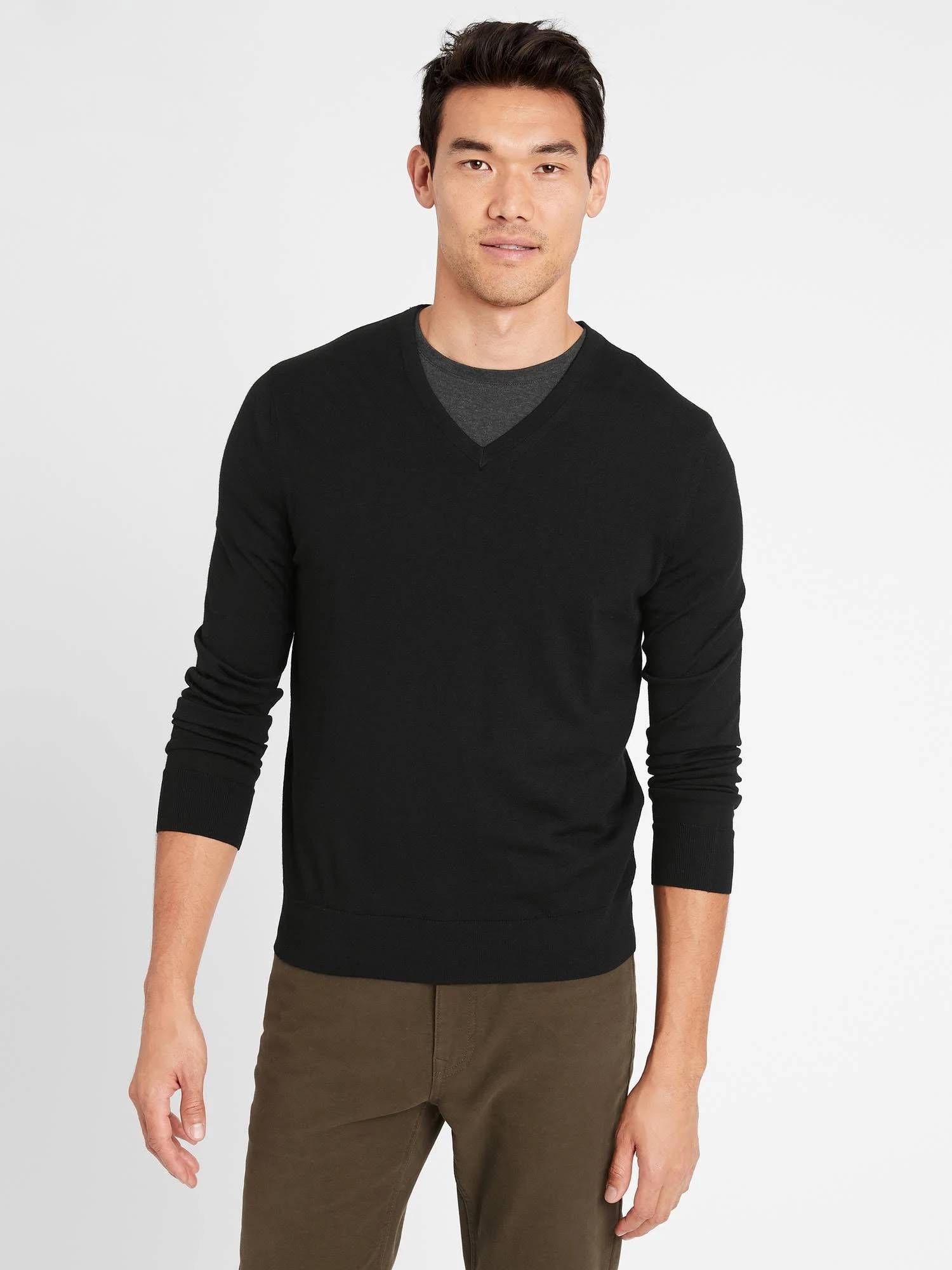 Banana Republic Men's Merino V-Neck Sweater in Responsible Wool Black Size M