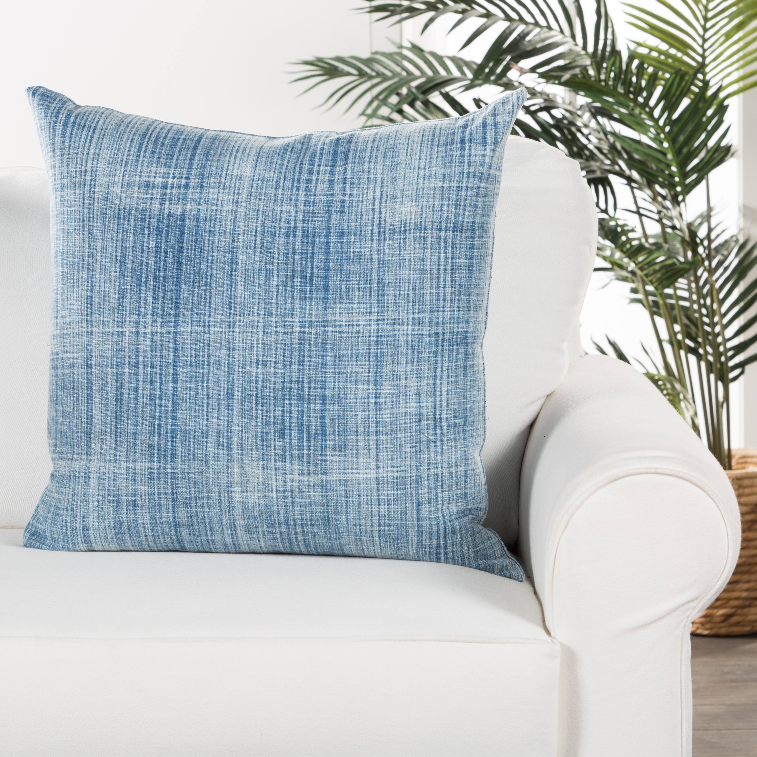 Tonquin Handmade Soild Blue/ White Poly Throw Pillow 22 inch - Polyester