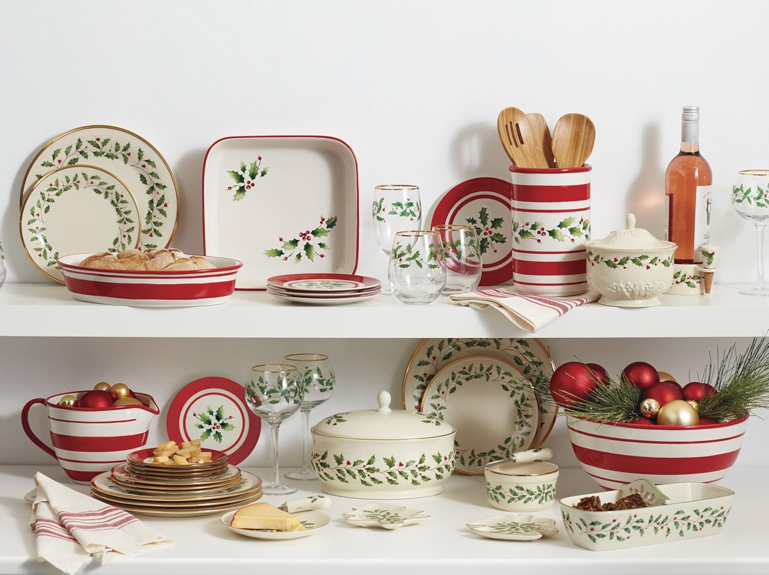 Lenox 6122048 Holiday 12-Piece-Plate-&-Mug Set, Christmas Dinnerware, Hosting
