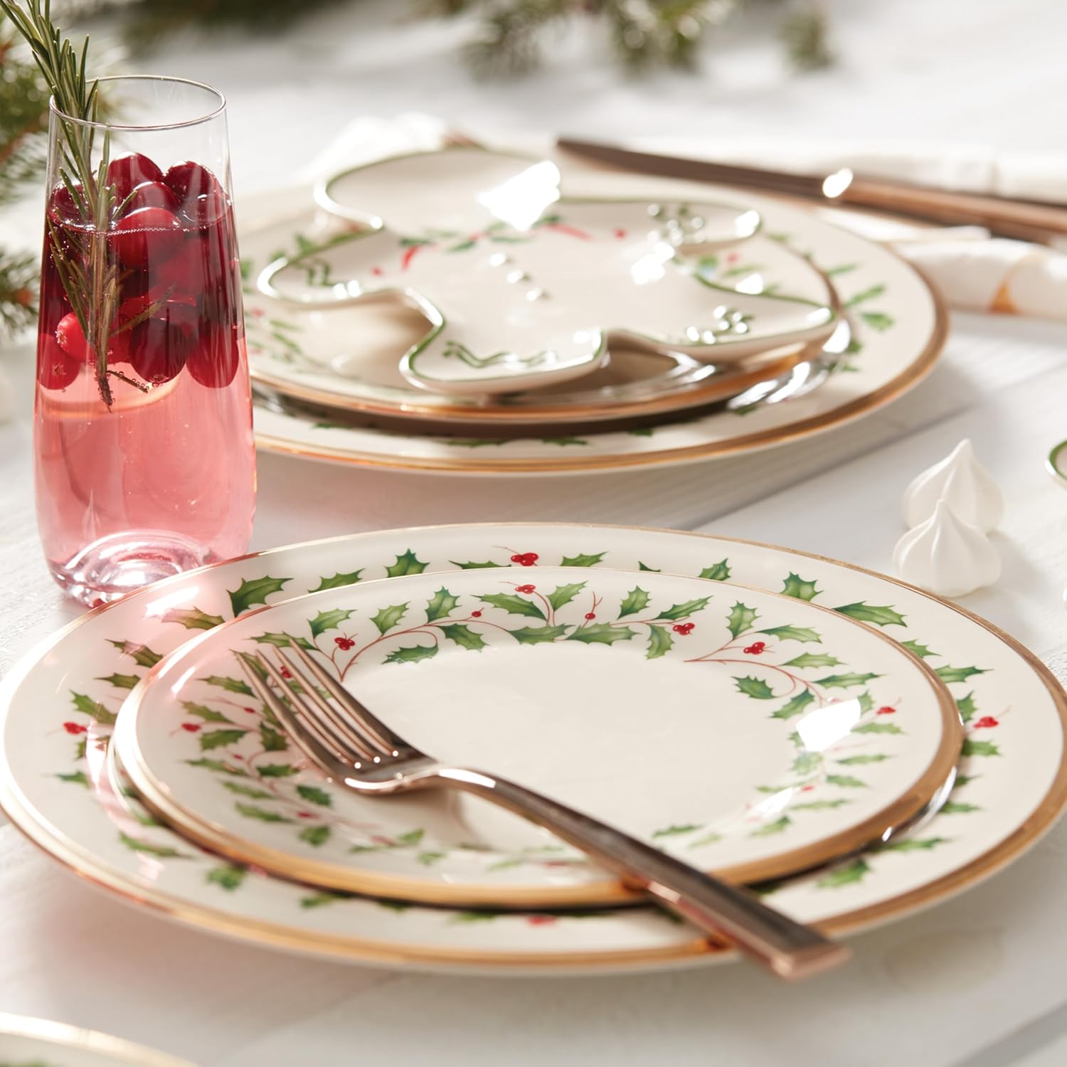 Lenox 6122048 Holiday 12-Piece-Plate-&-Mug Set, Christmas Dinnerware, Hosting