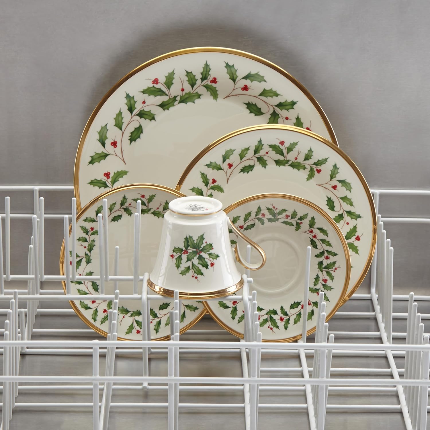 Lenox 6122048 Holiday 12-Piece-Plate-&-Mug Set, Christmas Dinnerware, Hosting