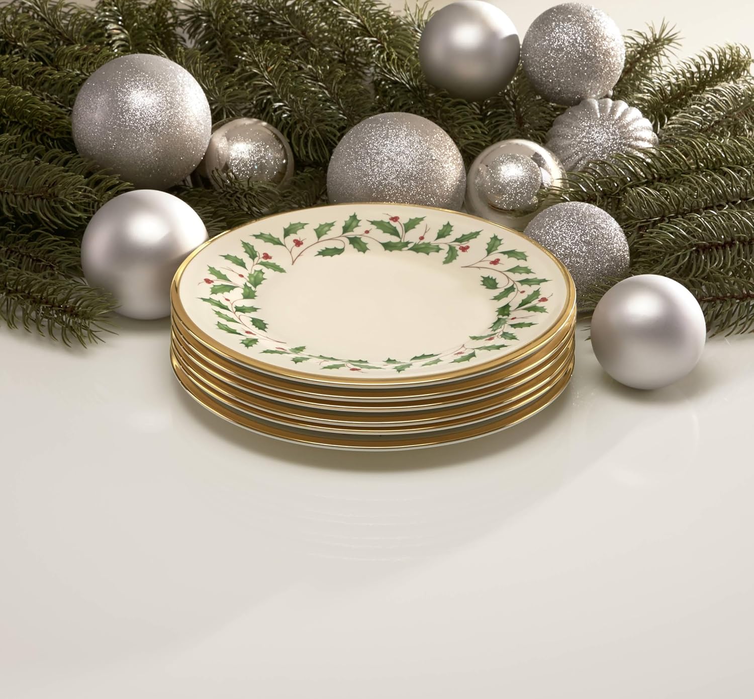 Lenox 6122048 Holiday 12-Piece-Plate-&-Mug Set, Christmas Dinnerware, Hosting