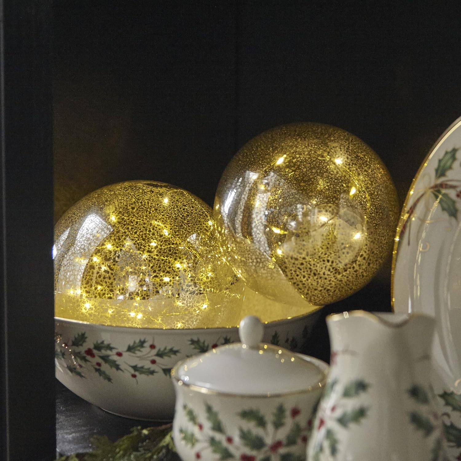 Lenox 6122048 Holiday 12-Piece-Plate-&-Mug Set, Christmas Dinnerware, Hosting