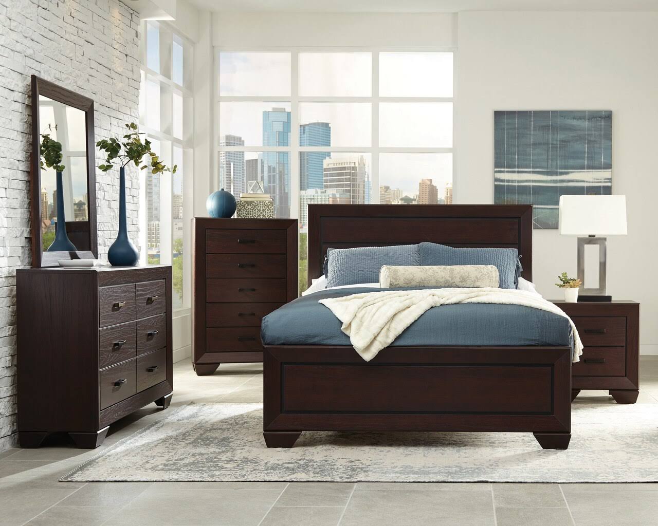 Fenbrook 5Piece Eastern King Bedroom Set in Dark Cocoa 204391KES5