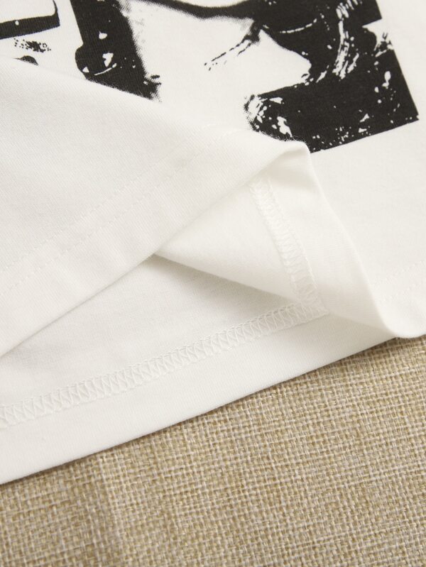 90s Figure Graphic Crop Tee