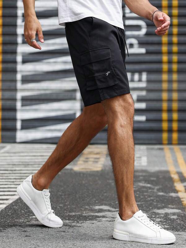 Men Flap Pocket Drawstring Waist Cargo Shorts