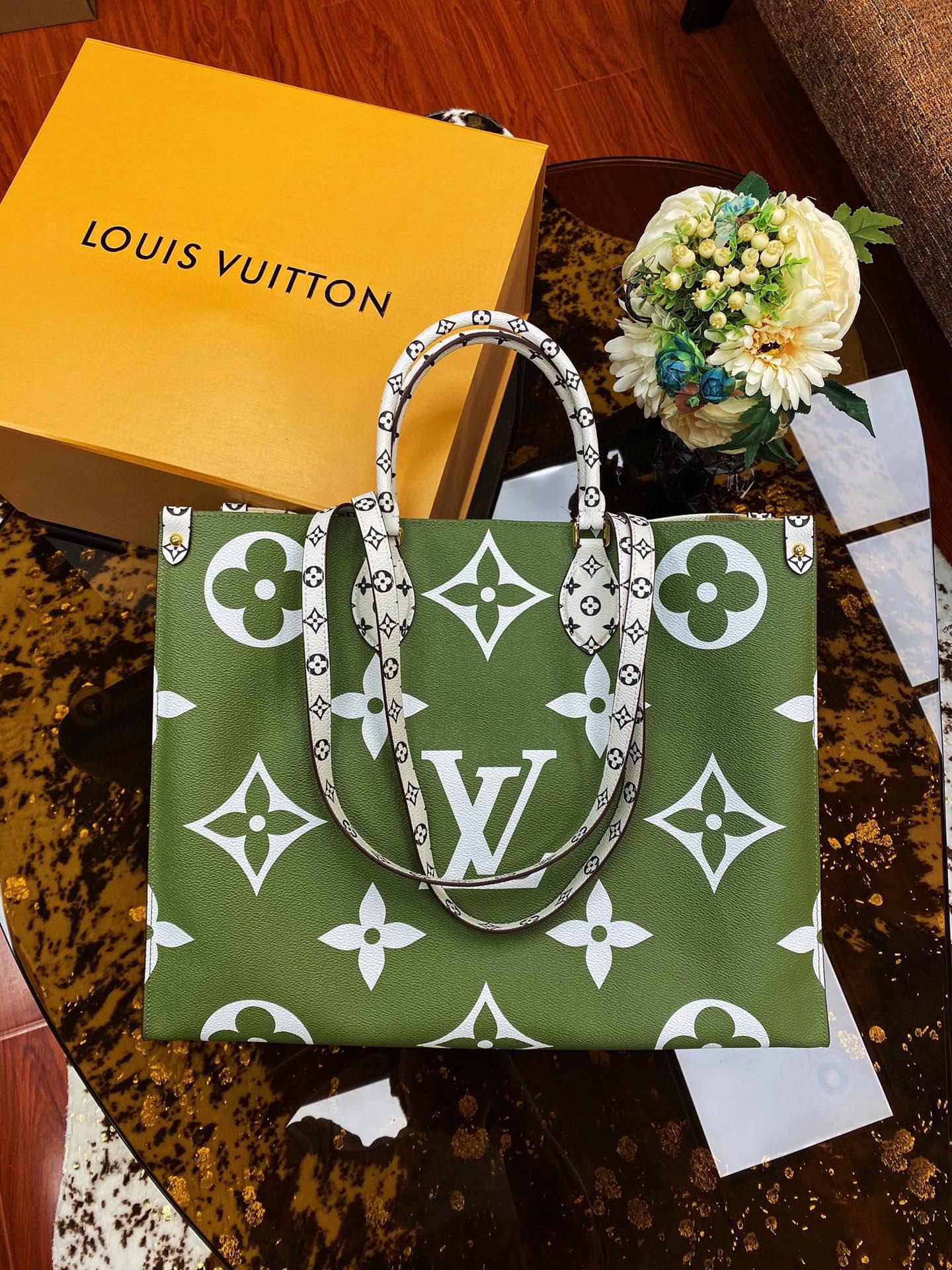 Louis Vuitton Onthego Monogram Olive Green