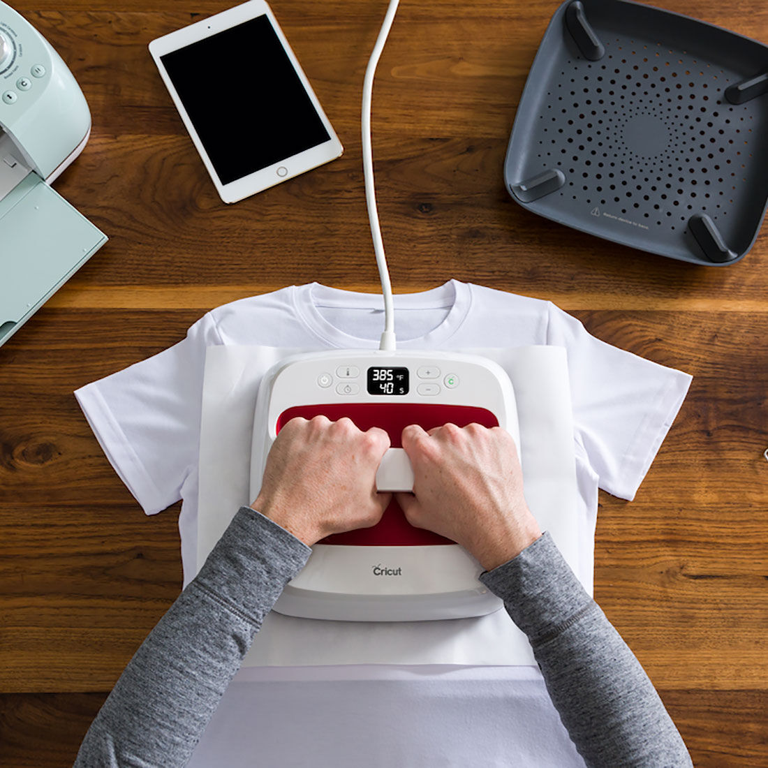 Cricut EasyPress™ 2, Raspberry  - 9" x 9" + Everything Iron -On Bundle