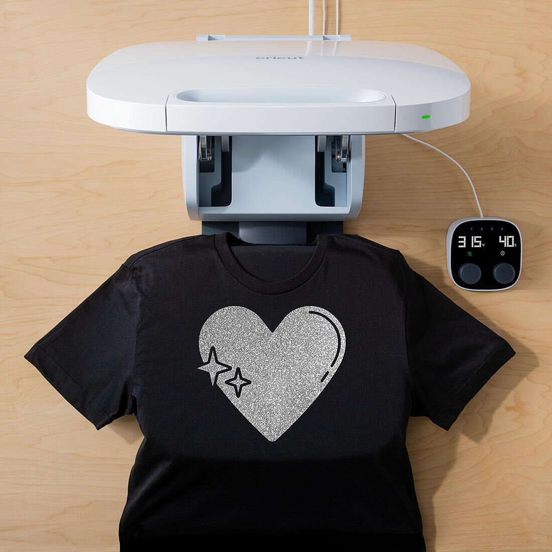 Smart Iron-On™ Glitter (25 in x 12 ft)