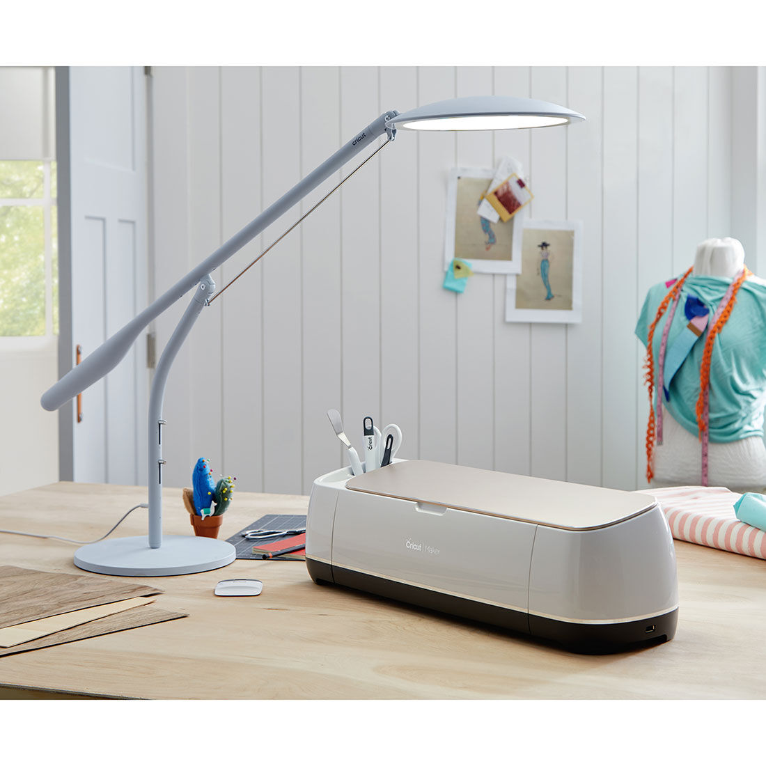 Cricut Bright™ 360, Ultimate LED Table Lamp