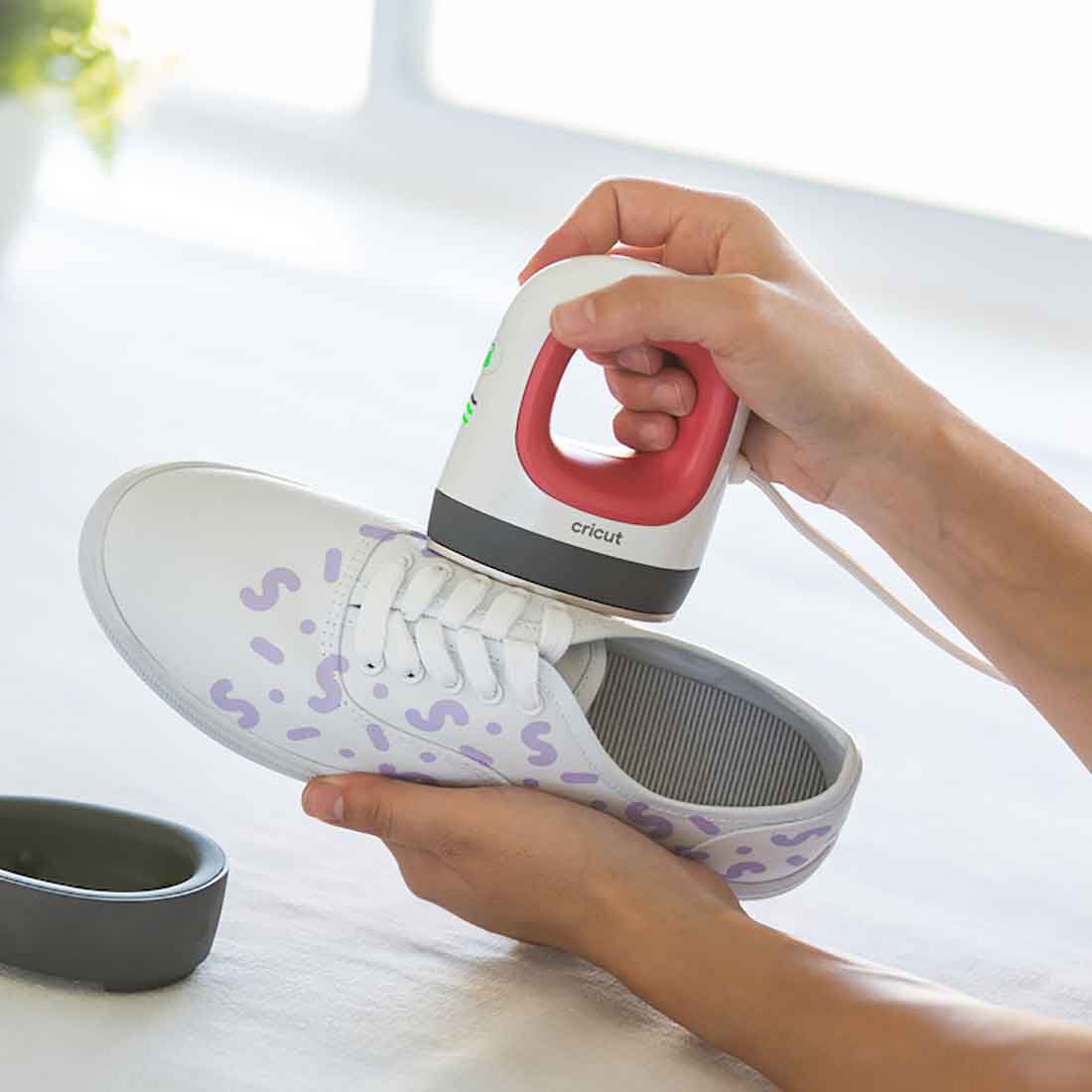 Cricut EasyPress Mini™, Raspberry + Essentials Iron -On Bundle