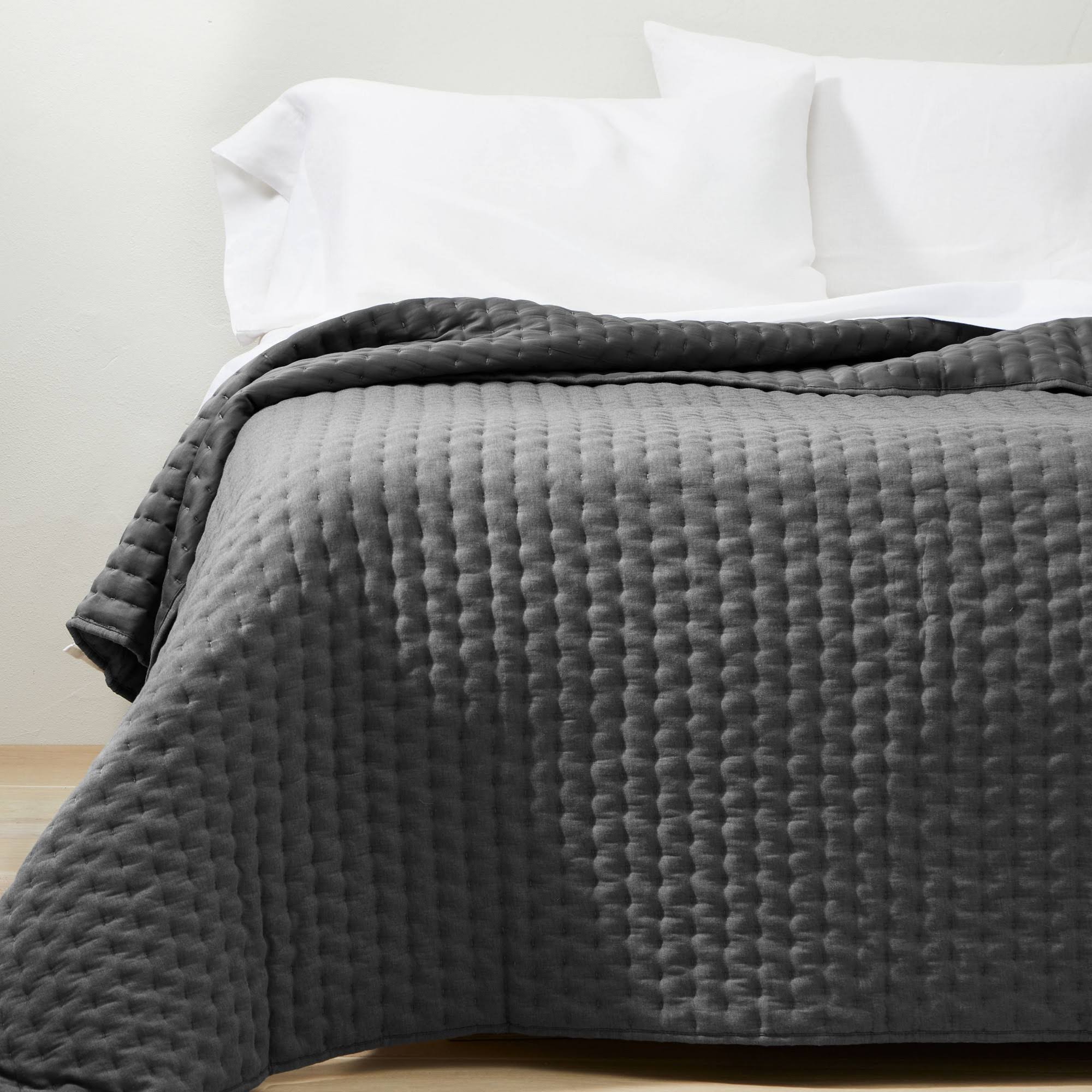 Full/Queen Cashmere Blend Quilt Dark Gray Casaluna WXF02