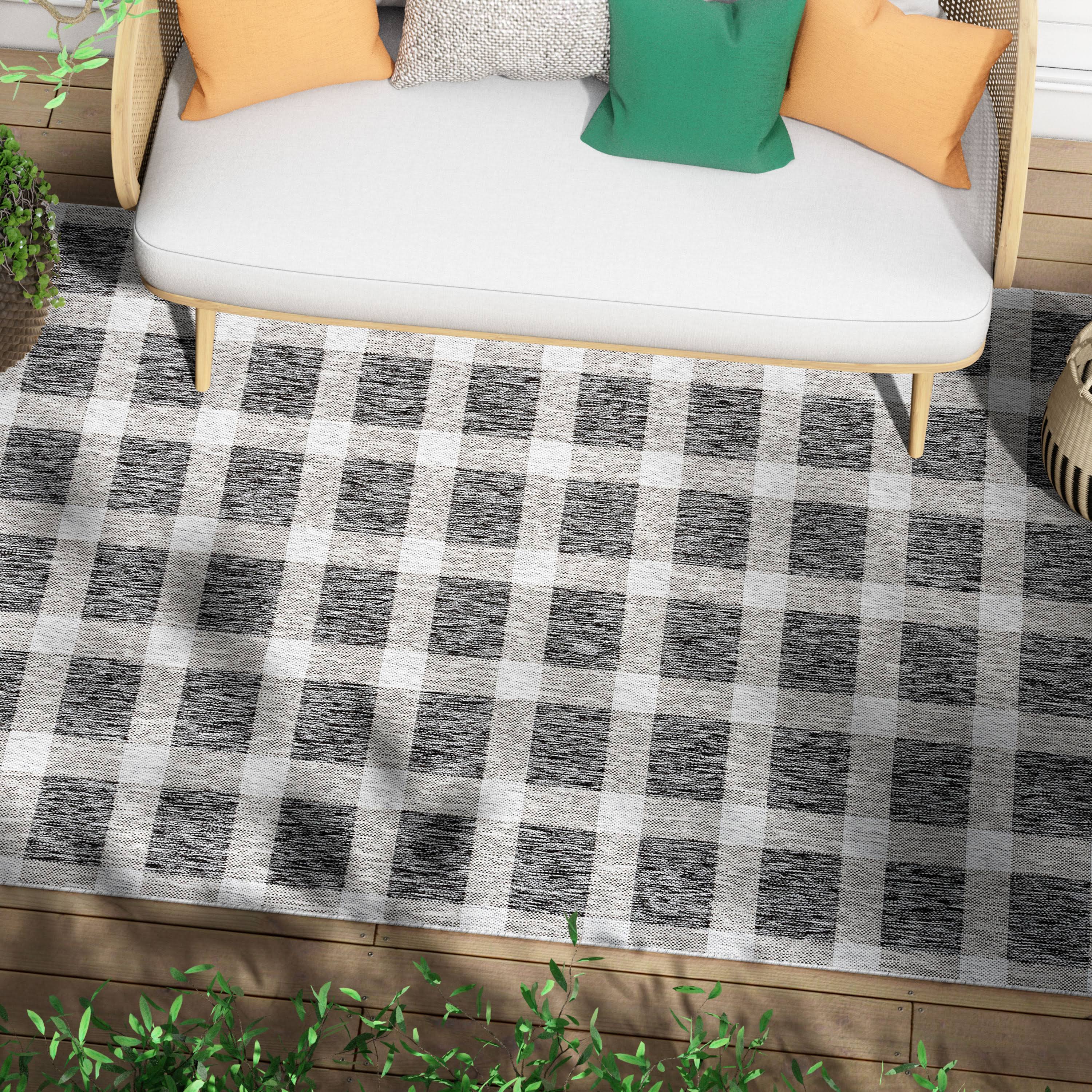 Well Woven Medusa Freya Grey Checkered 5 ft. 3 in. x 7 ft. 3 in. Indoor