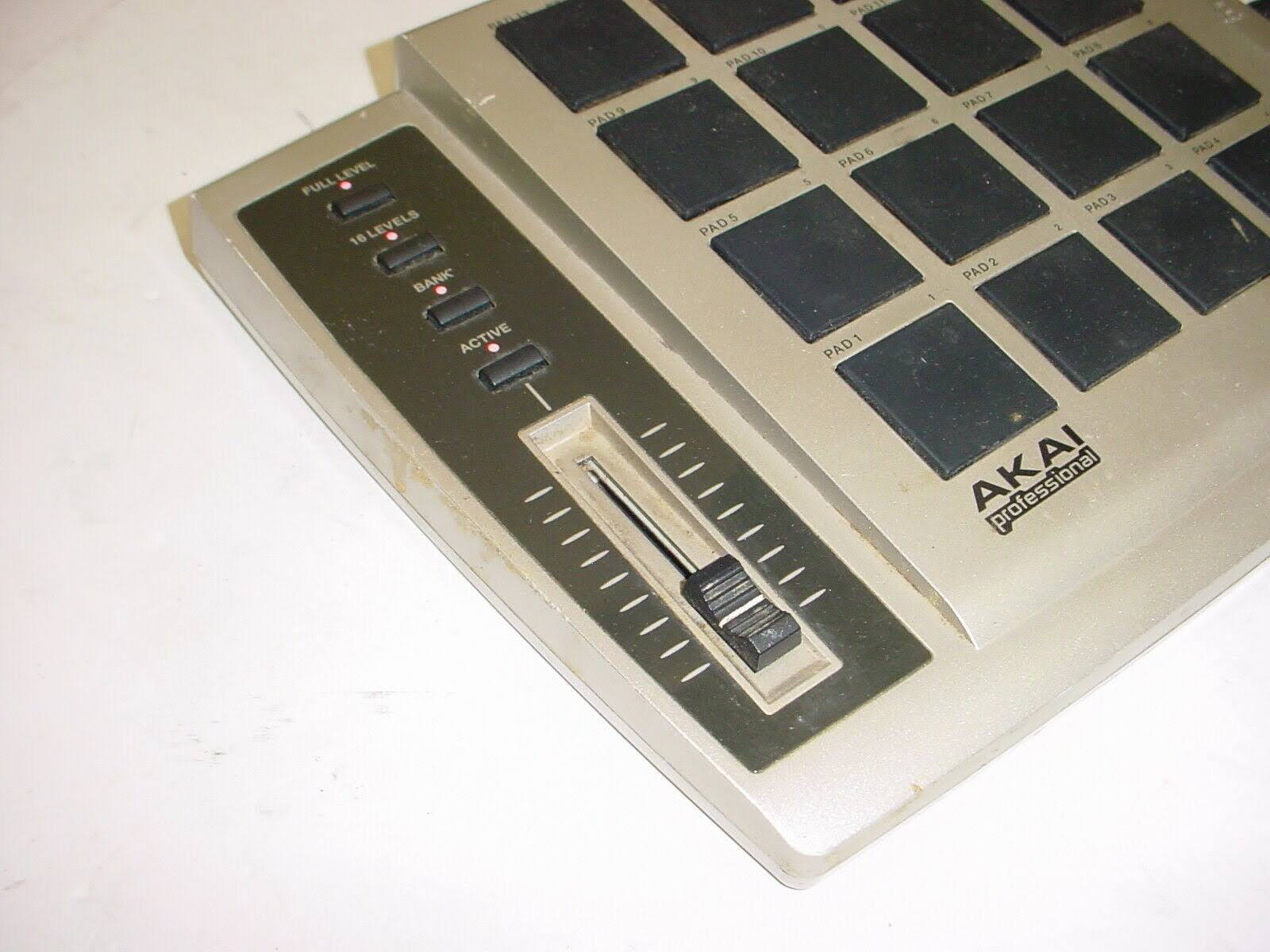 Akai Mpd16 USB / Midi Pad Control Unit Includes Power Supply WGL03