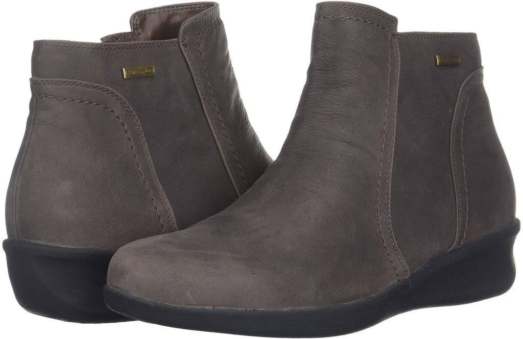 aravon fairlee ankle boot