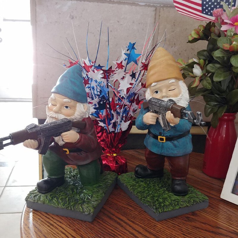 Funny Army Garden Gnome Statue，Amusing Army Military Gnome Holding SLR