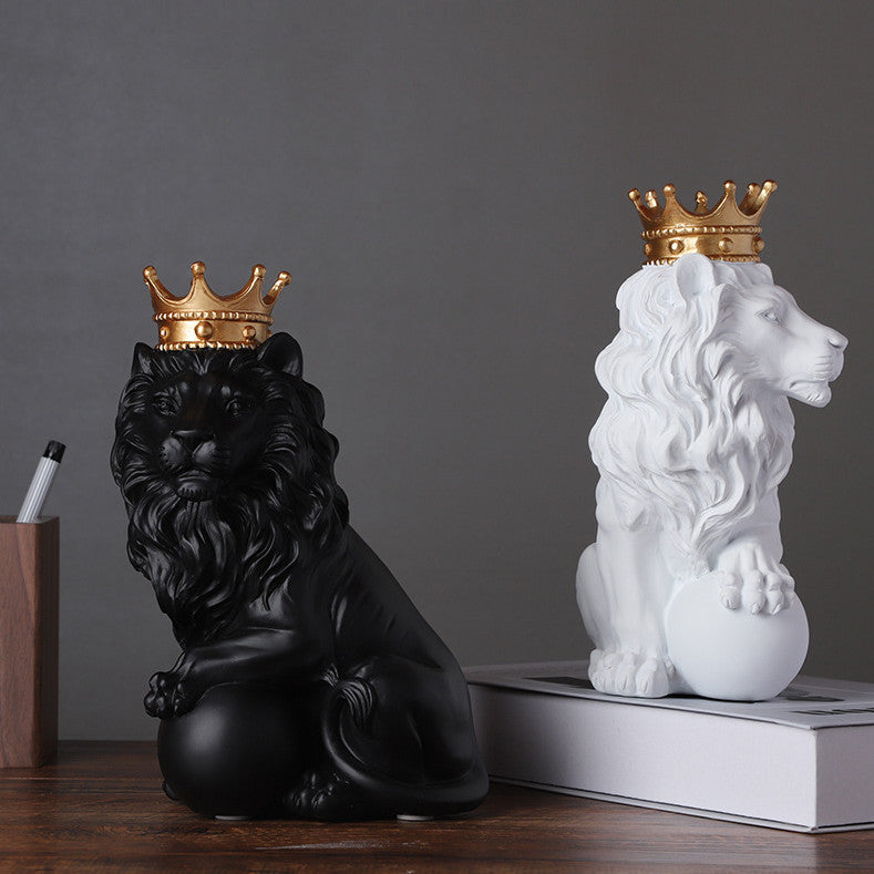 Crown Lion King Statue