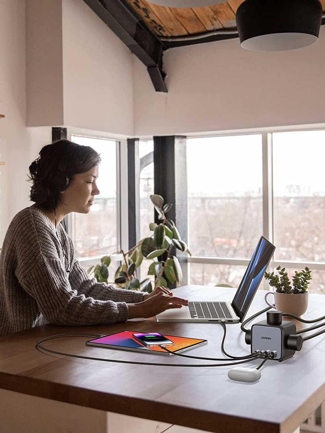 UGREEN 65W Charging Station
