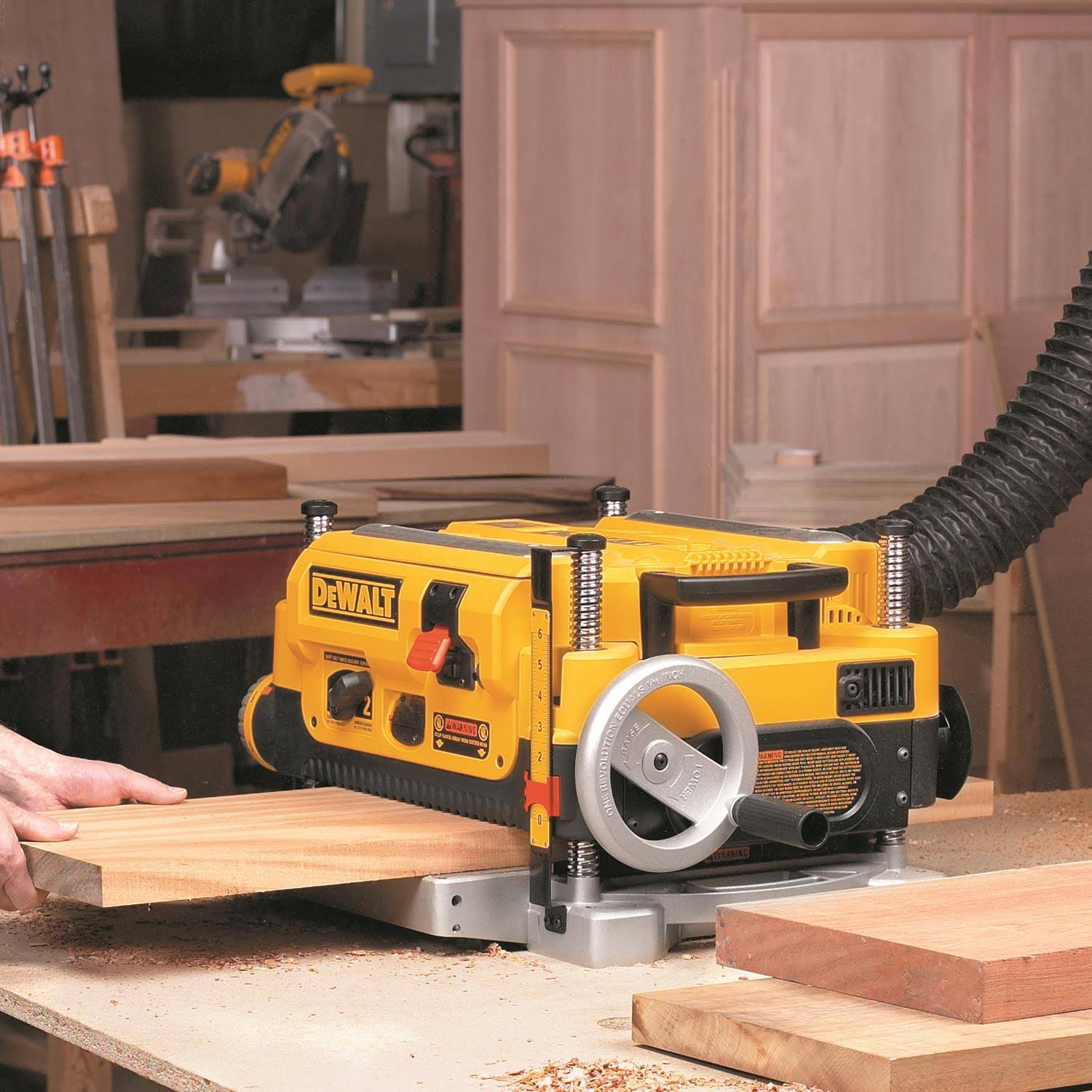 DeWalt DW735X TwoSpeed Thickness Planer Package 13inch Hrazda