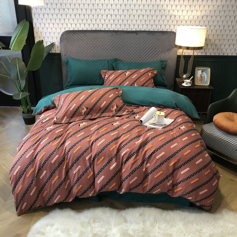 Geometric Stripe Pattern Horse Printing Brushed Bedding Fourpiece Set