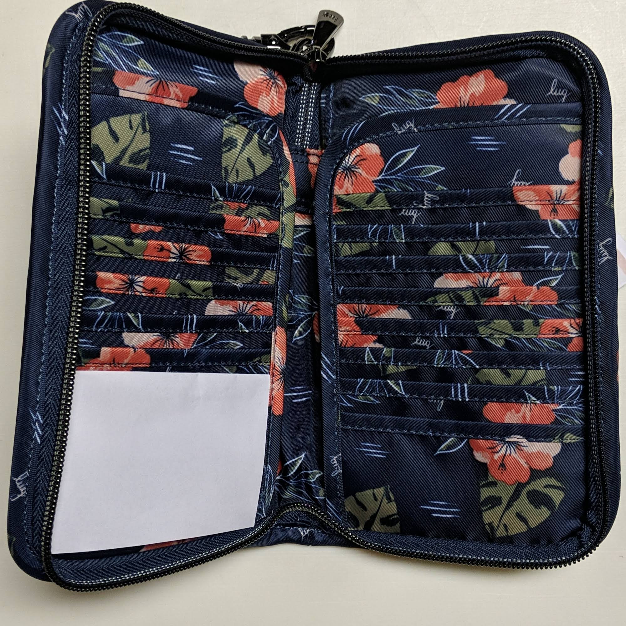 Lug Tandem Zip SE Passport Wallet wglyaagiahs