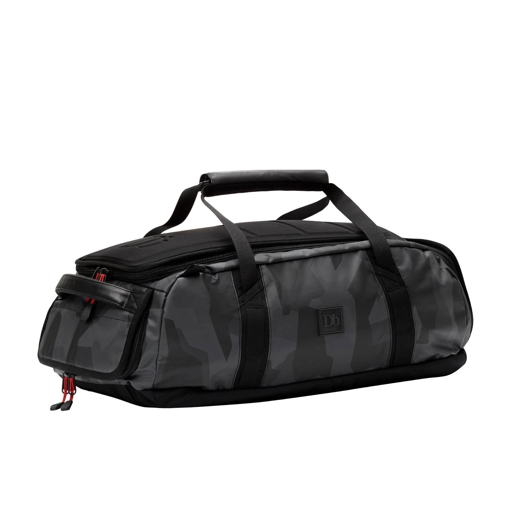 Douchebags The Carryall 40L Black Camo chargefr