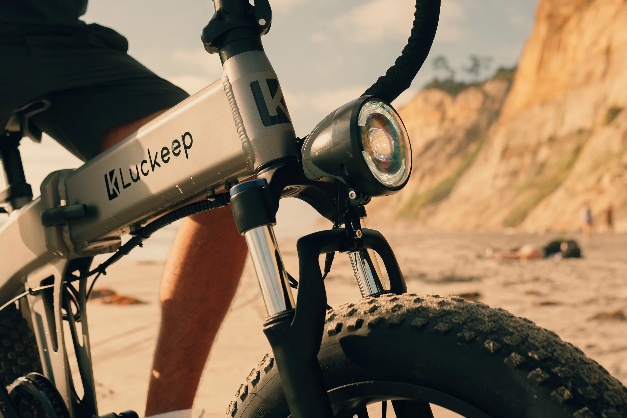 Luckeep X1 folding ebike A powerful folding ebike that can handle any terrain with ease
