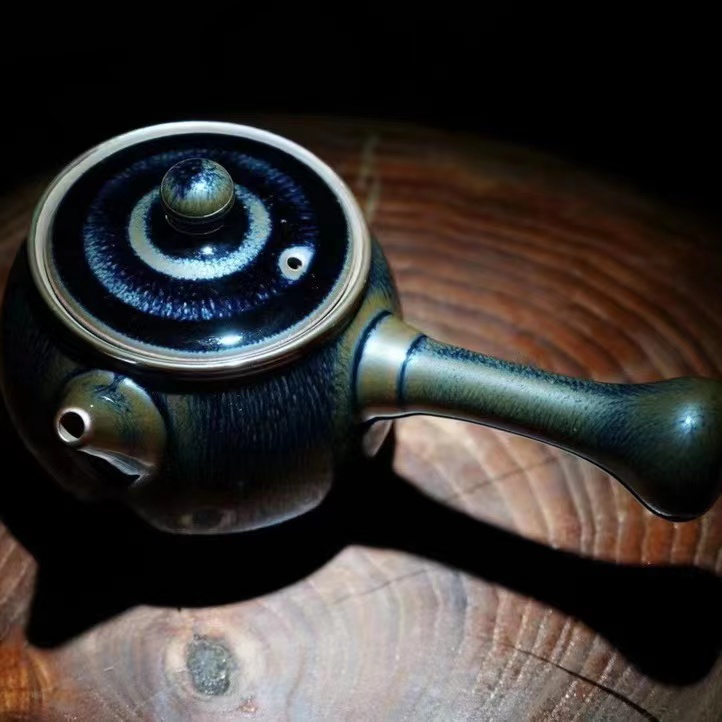 Blue silk side handle pot