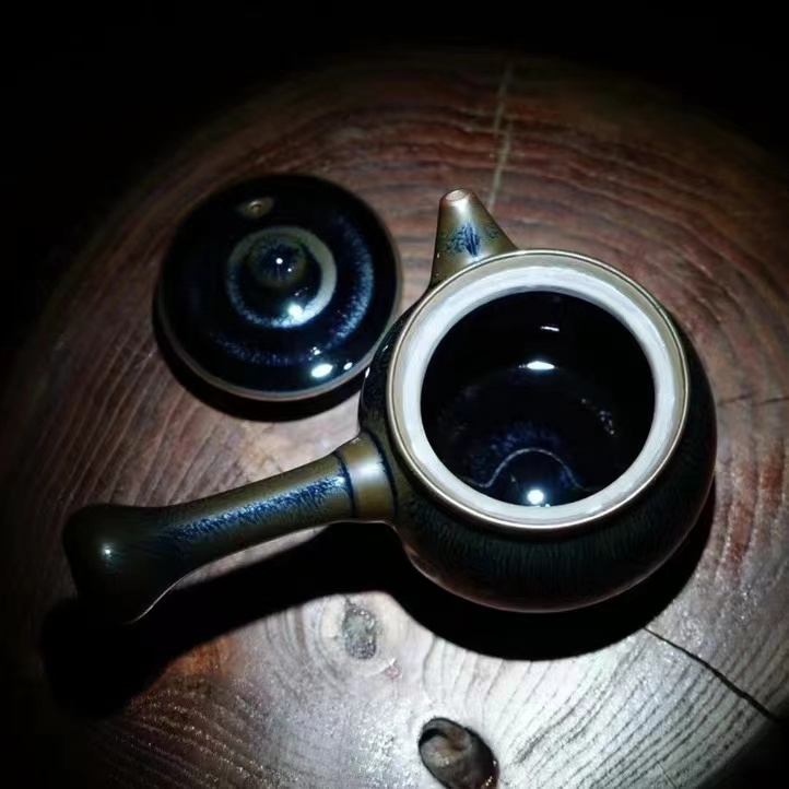 Blue silk side handle pot