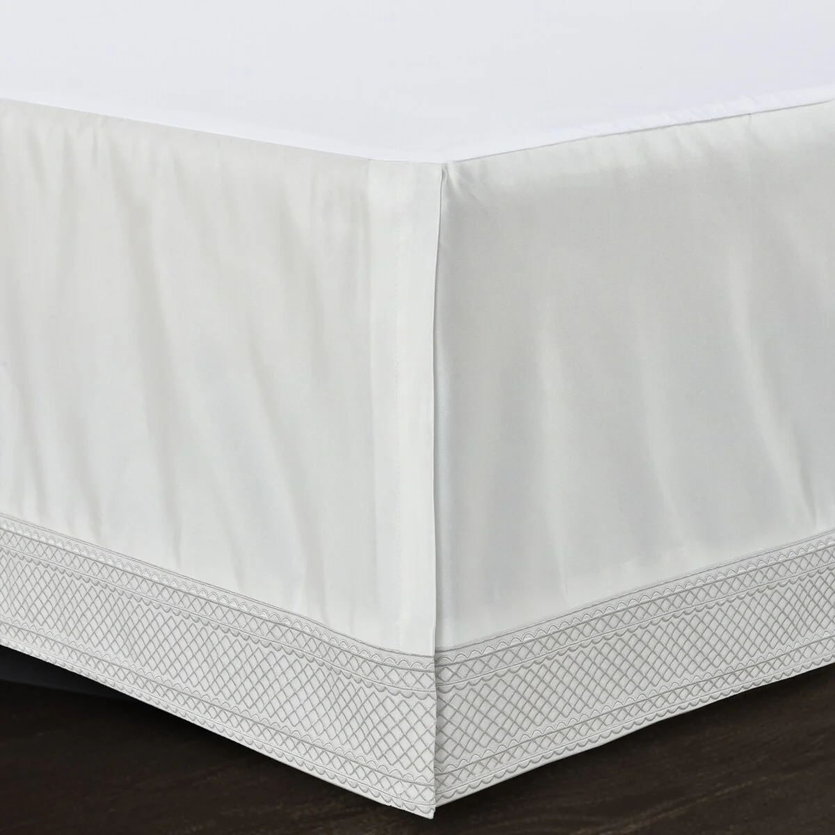 J. Queen New York Brunello Comforter Set