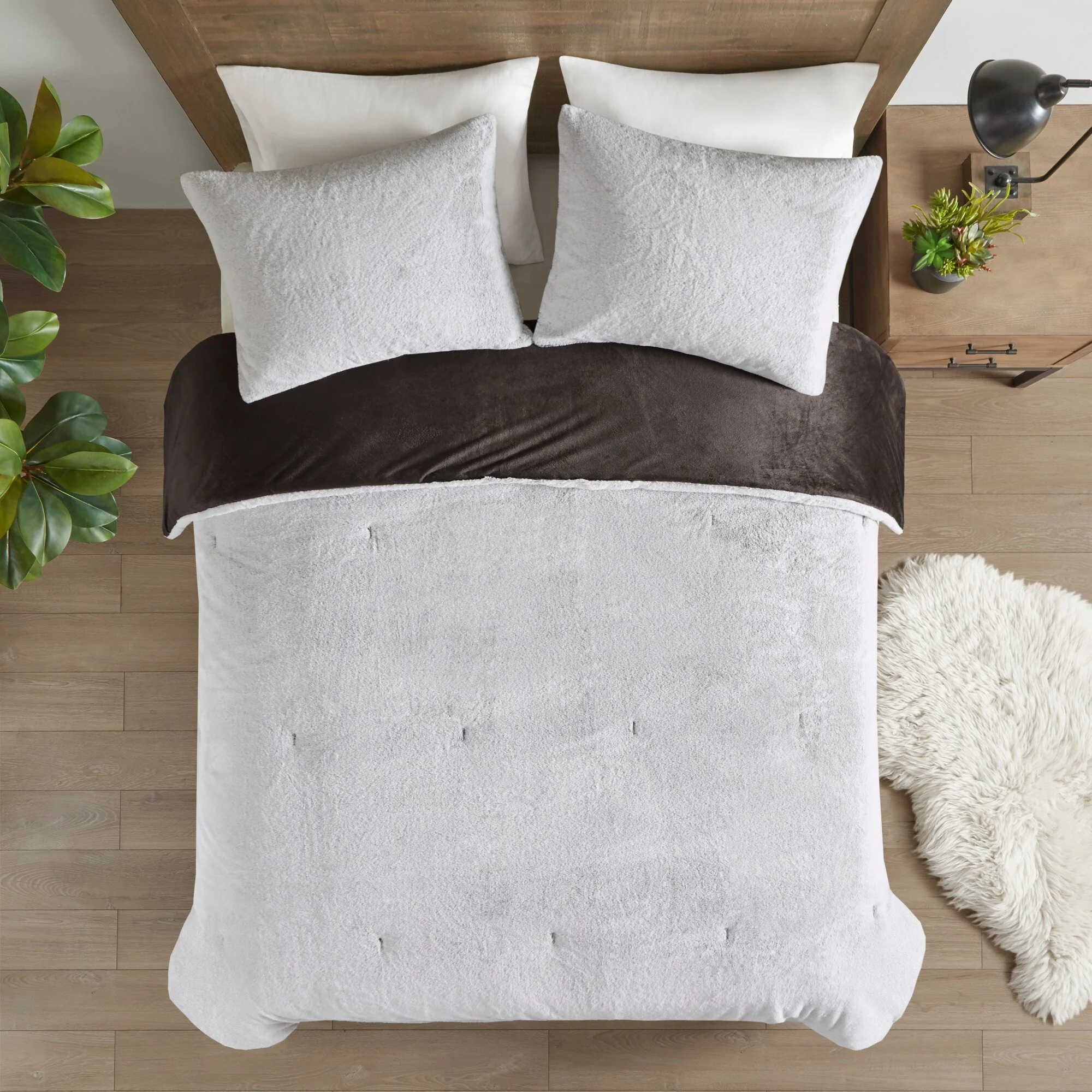 Madison Park Everett Faux Fur to Mink Down Alternative Comforter Set