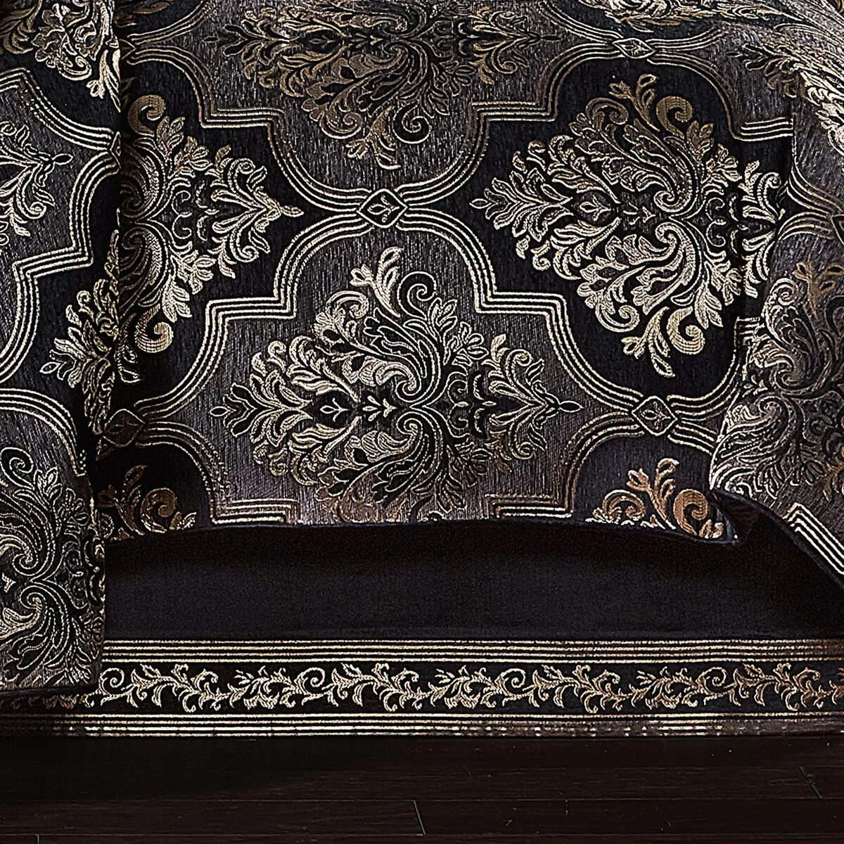 J. Queen New York Windham Comforter Set