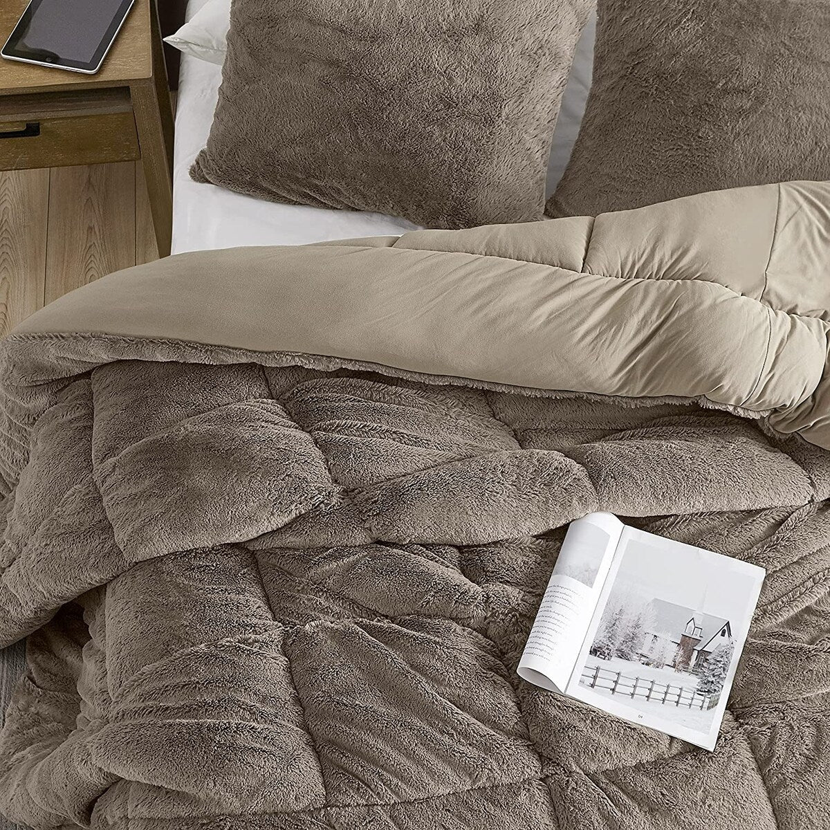 Are You Kidding Bare - Coma Inducer? Oversized Comforter - Olive Winter Twig