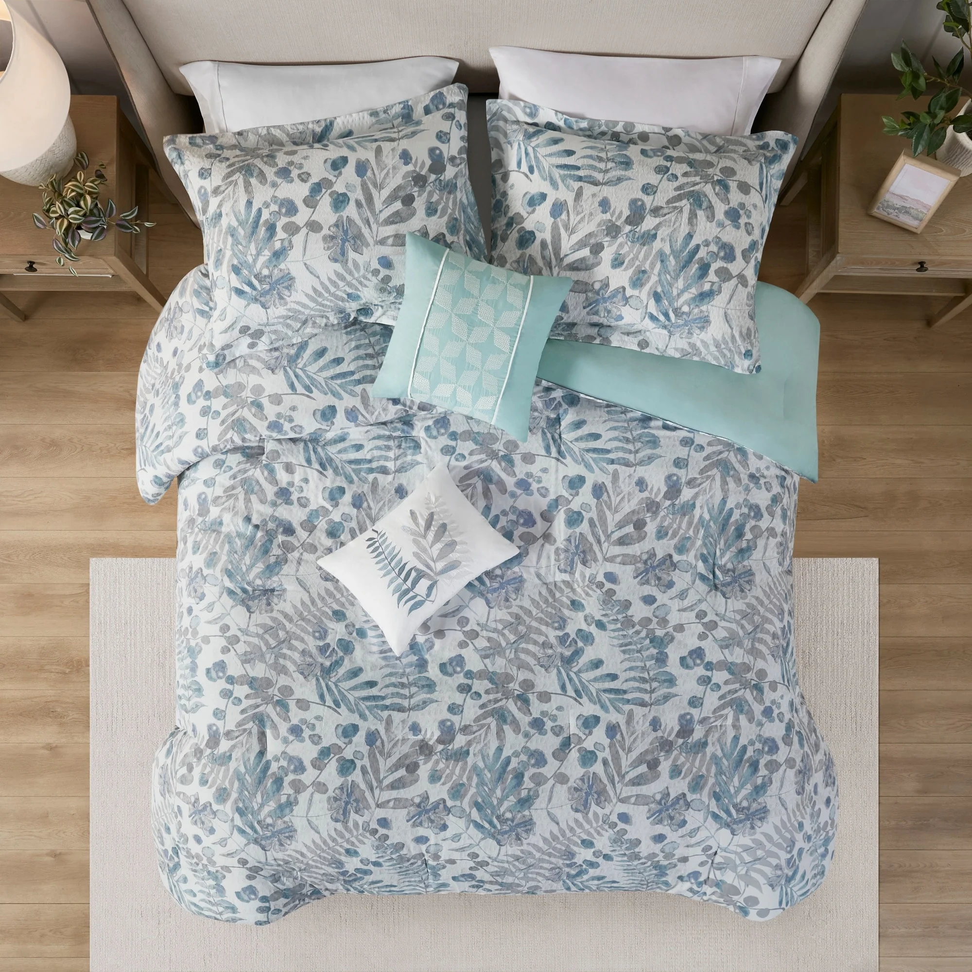 Madison Park Kairi 5 Piece Botanical Floral Seersucker Comforter Set