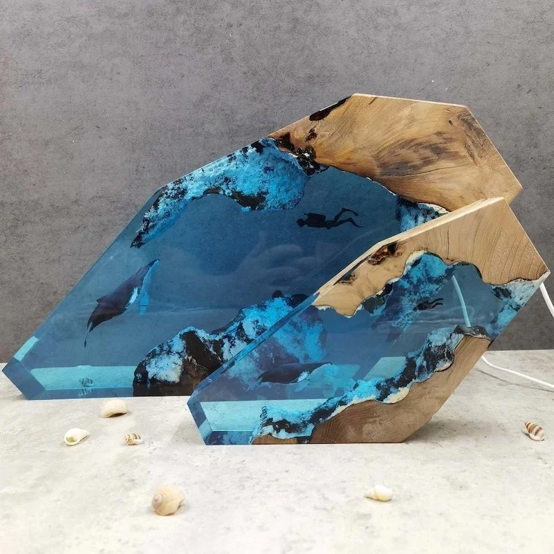 🐋Large Epoxy Resin Wood Light Lamp. Diver and Humpback whale