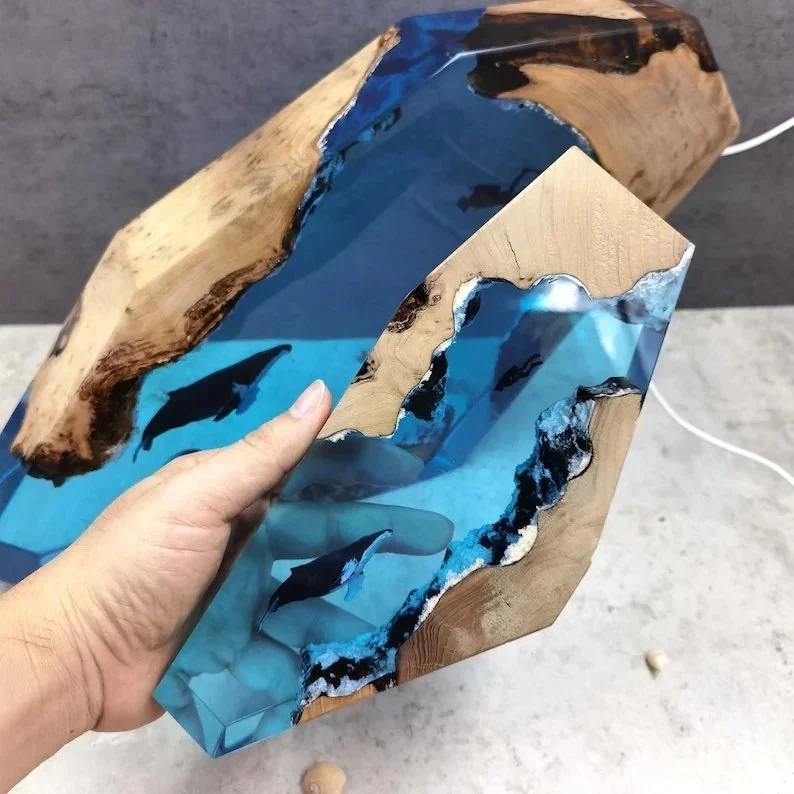 🐋Large Epoxy Resin Wood Light Lamp. Diver and Humpback whale