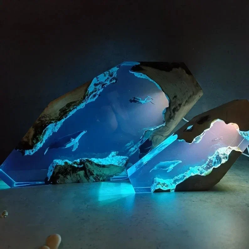 🐋Large Epoxy Resin Wood Light Lamp. Diver and Humpback whale