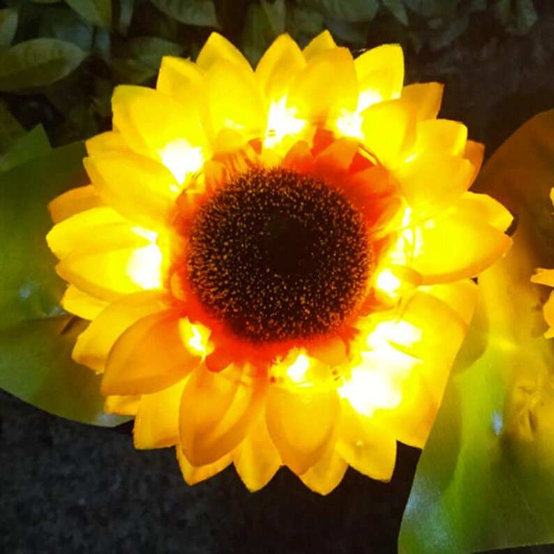 Outdoor Waterproof Sunflower Solar LED Lighting（×15）