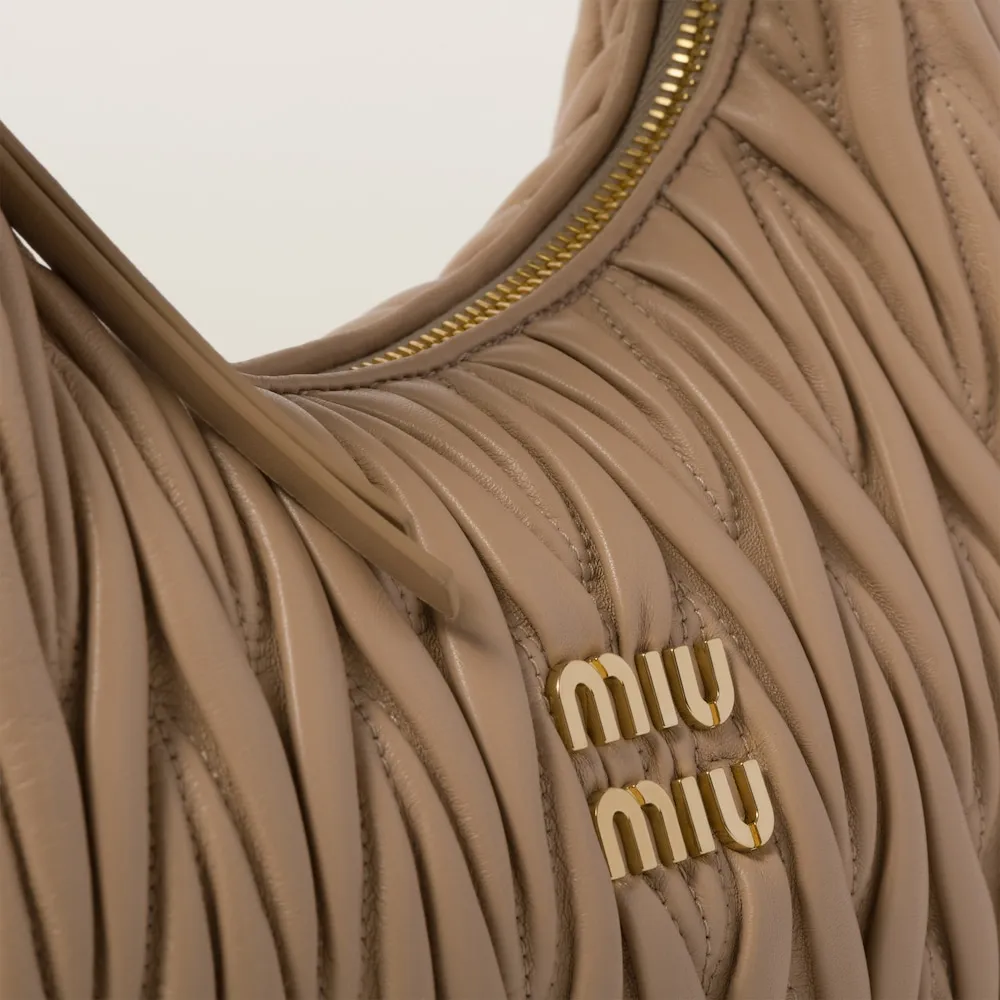 Wander matelassé nappa leather hobo bag 18cm