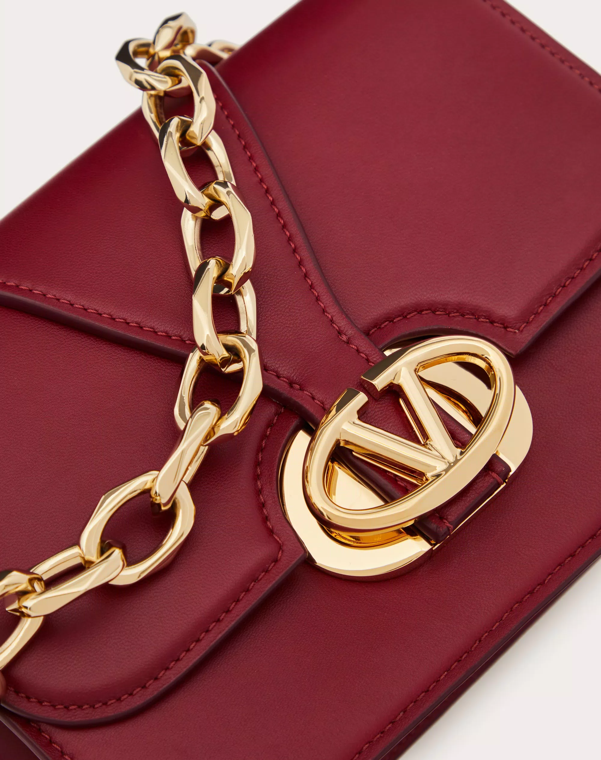 VLOGO O'CLOCK SMALL NAPPA LEATHER SHOULDER BAG WITH CHAIN