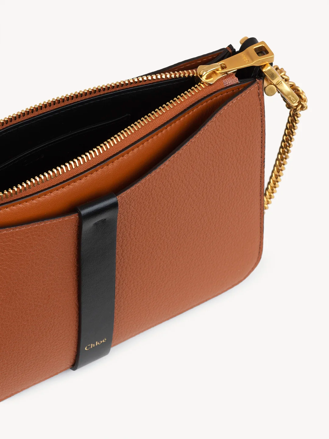 MARCIE POUCH ON CHAIN IN GRAINED LEATHER