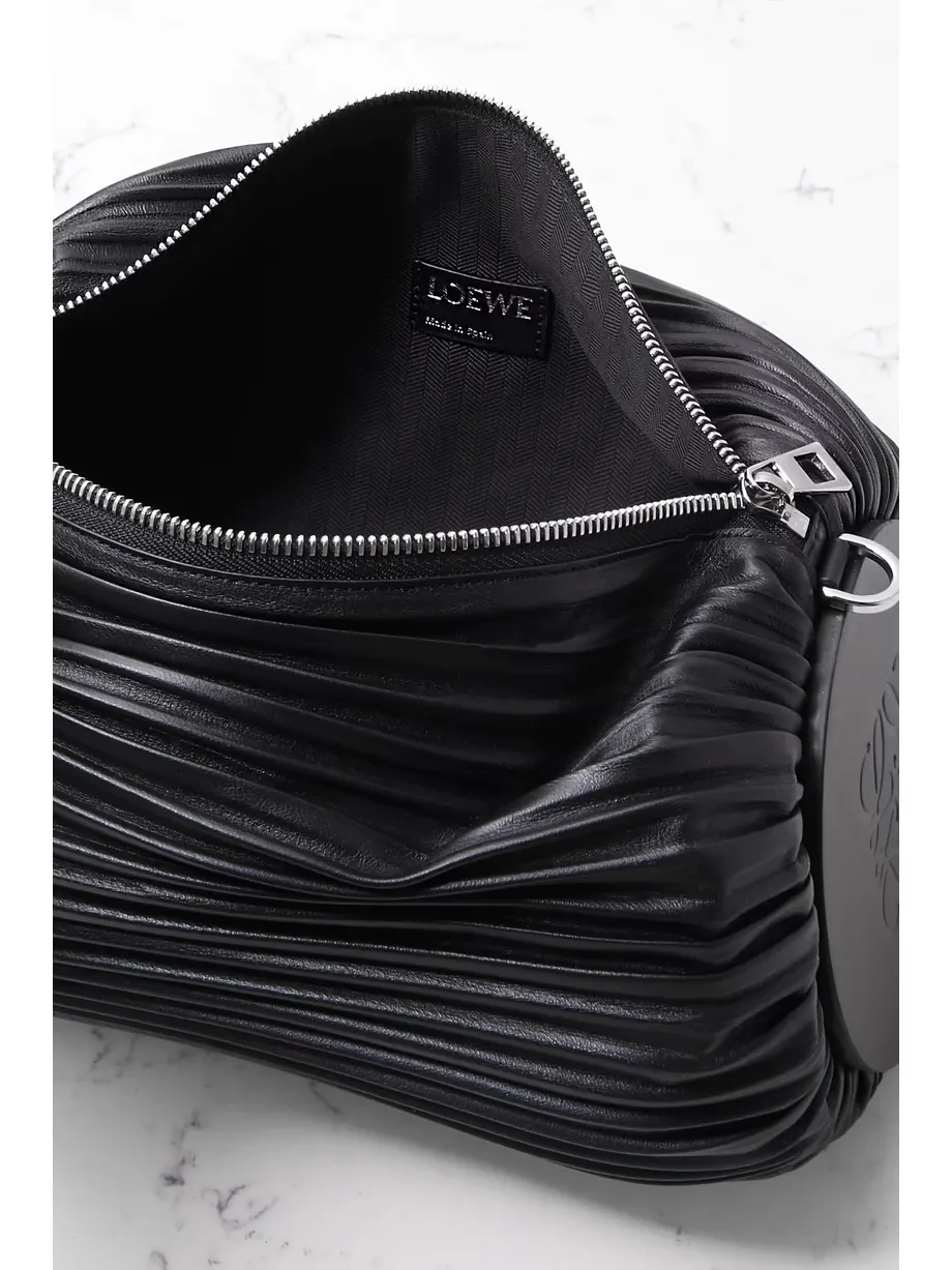 Bracelet large pleated leather shoulder bag