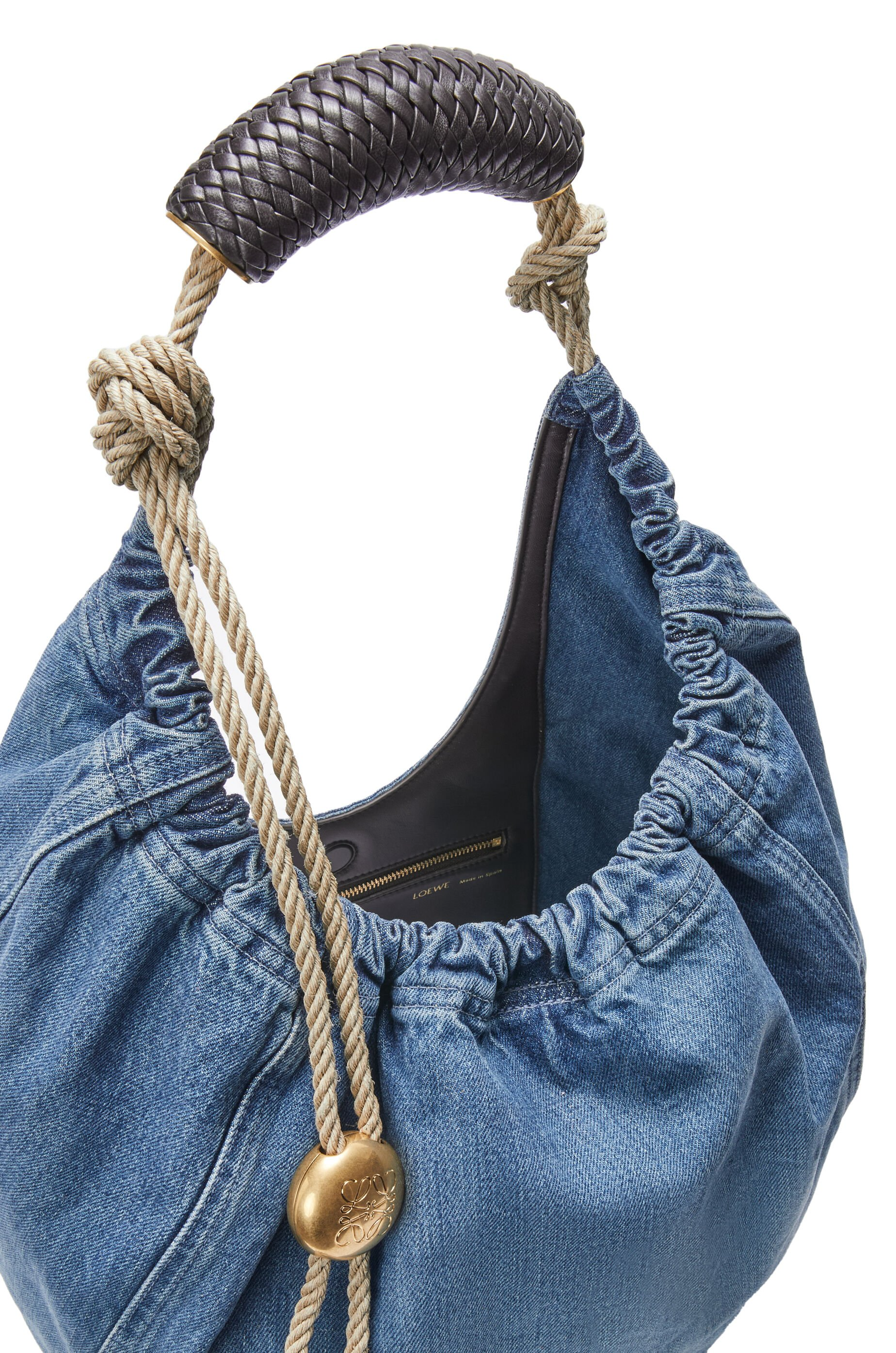 Medium Squeeze bag in washed denim